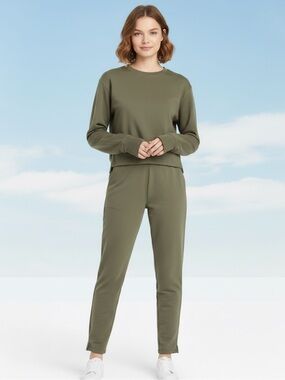 Moss Green Active Jogger Pants • like new - 17" waist, 29" inseam